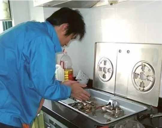 燃气灶离焰脱火现象是怎么回事?怎么解决?